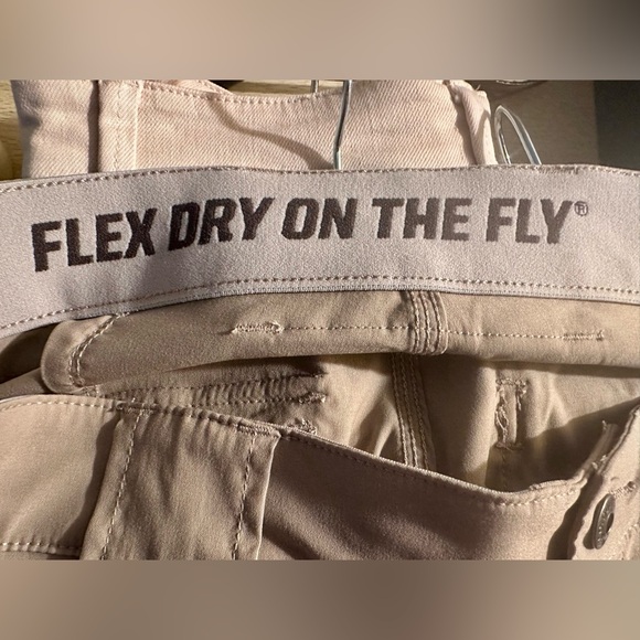 Duluth Flex Dry On The Fly Cargo Khaki Pants Mens Size 34x30 NWOT - Picture 3 of 4